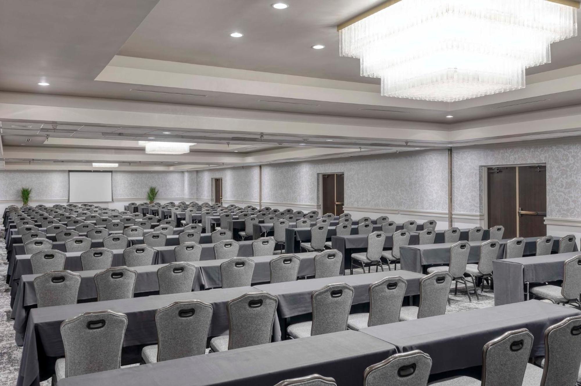 Crowne Plaza Indianapolis-Airport By Ihg Otel Dış mekan fotoğraf
