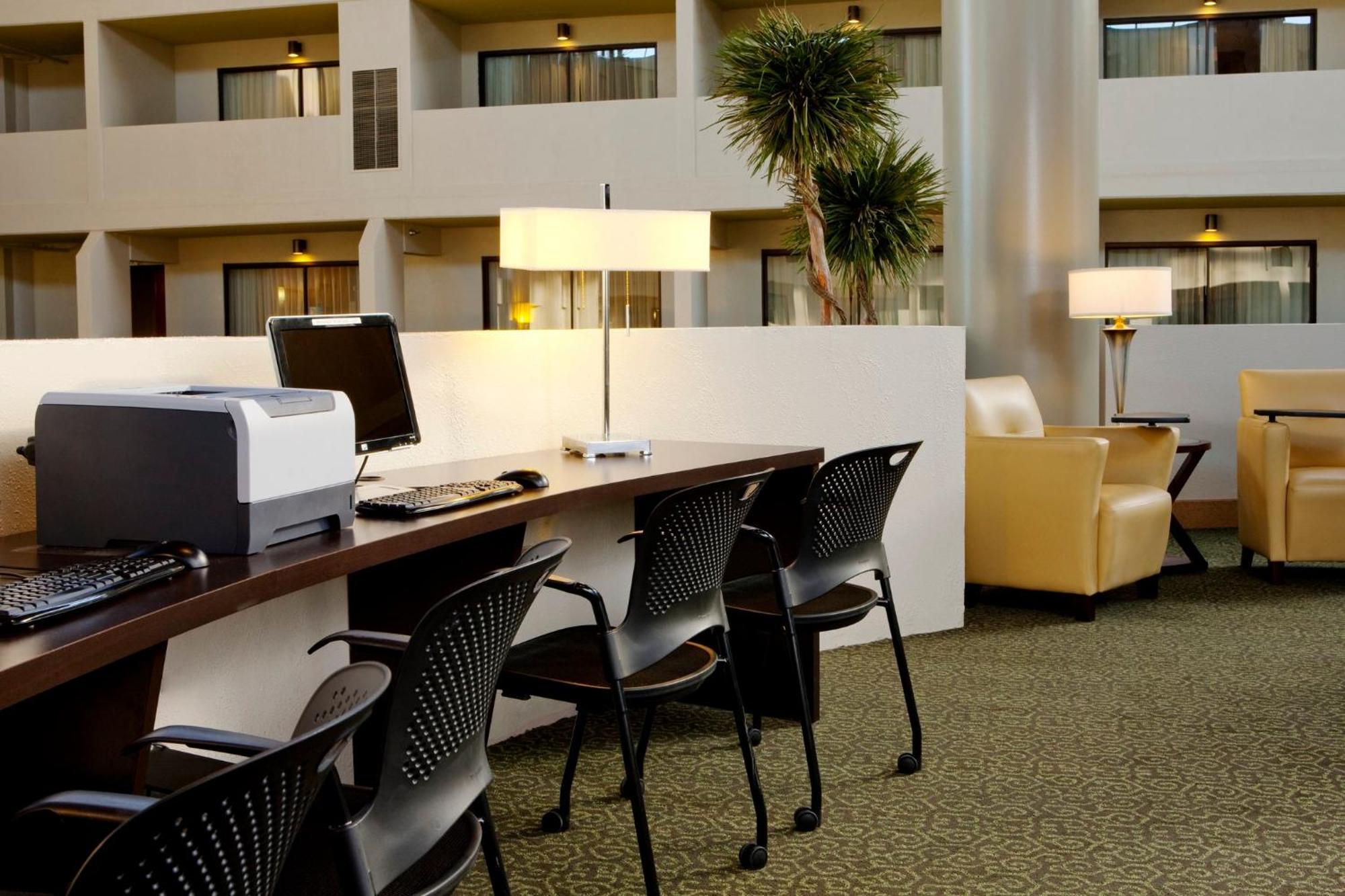 Crowne Plaza Indianapolis-Airport By Ihg Otel Dış mekan fotoğraf