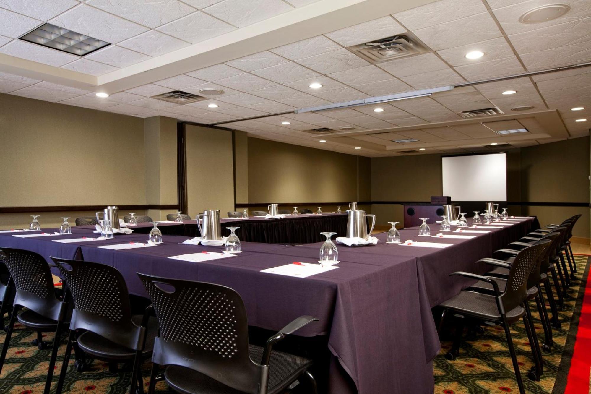 Crowne Plaza Indianapolis-Airport By Ihg Otel Dış mekan fotoğraf
